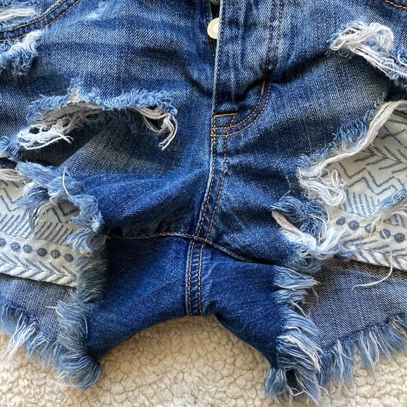AEO Jean shorts - Picture 4 of 4